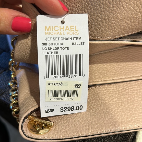 Authentic Michael Kors Large Leather Shoulder Tote in color Ballet, gold chain - Picture 8 of 8